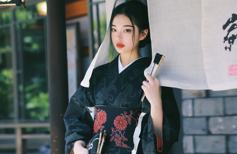 Advantages Of Handmade Beaded Kimono