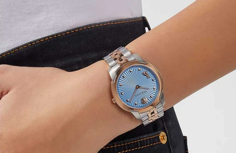 Amazing Quartz Blue Dial Ladies Watch