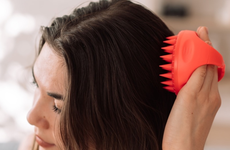 Benefits Of Using Scalp Exfoliating Massage Brush