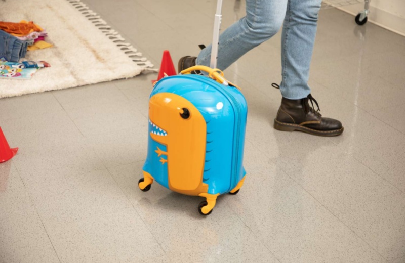 How To Choose A Children’s Travel Suitcase
