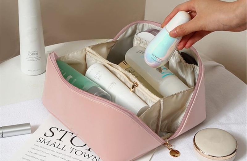 “Must-buy” Cosmetic Bag Items For The Travel Enthusiasts