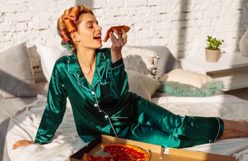 Reasons Why You Should Buy Silk Pyjamas As Your Nightwear