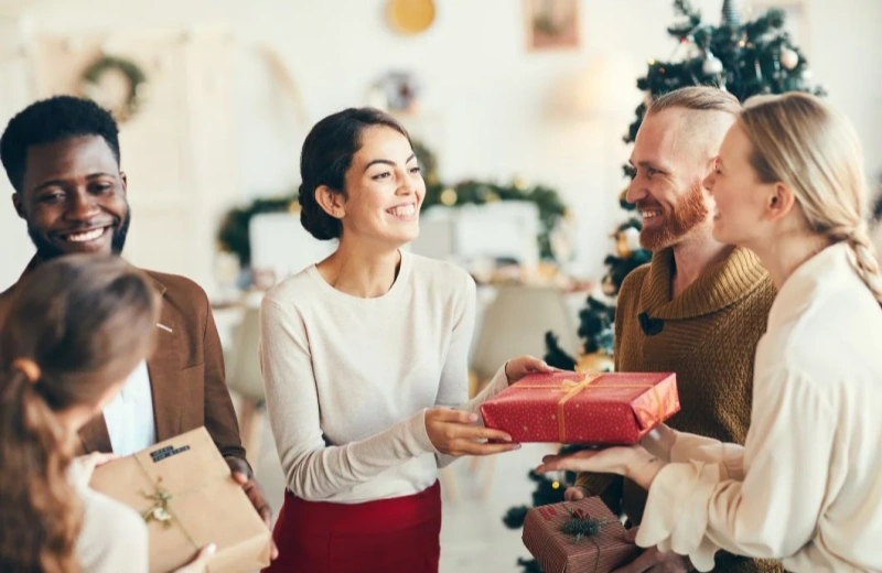 The Selection Of Gifts For Family Members To Maintain Good Family Relations