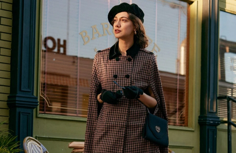 ﻿﻿ Product Details Of The Reversible Plaid Cape